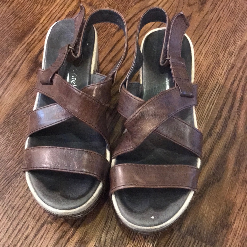 Brown Antelope wedges